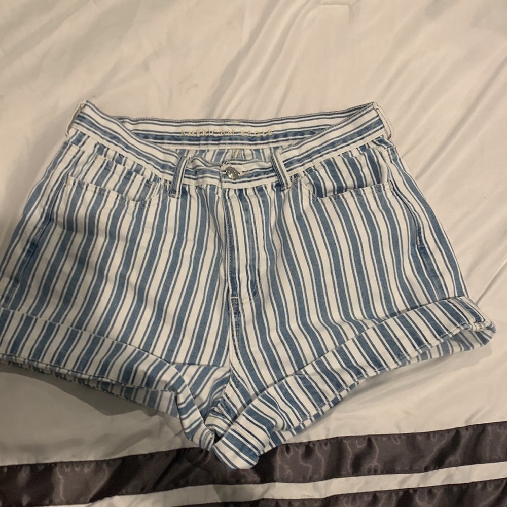 American Eagle mom short